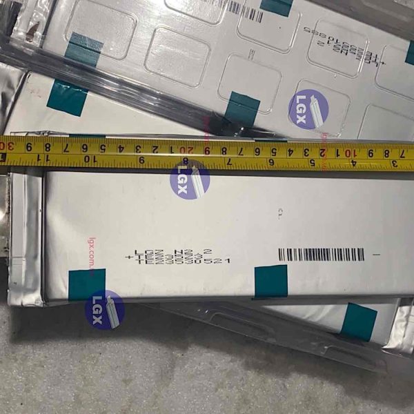 Аккумуляторный елемент LGX-e65 химия NMC 3.6v (пакет) емкость 65А/Ч разряд 3-5c 2000 циклов 890грам