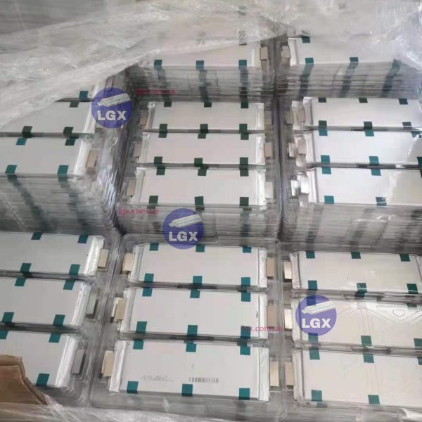 Аккумуляторный елемент LGX-e65 химия NMC 3.6v (пакет) емкость 65А/Ч разряд 3-5c 2000 циклов 890грам