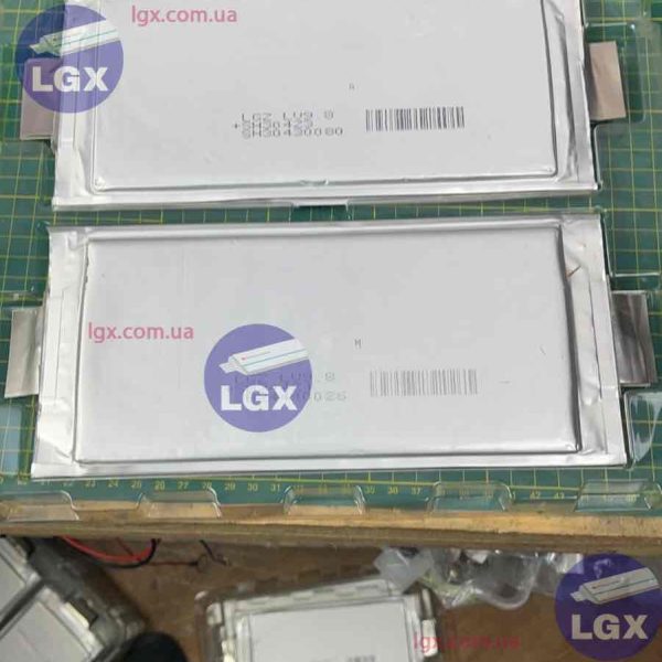 Аккумуляторный елемент LGX-P10 химия NMC 3.6v (пакет) емкость 10А/Ч разряд 3-5c 2000 циклов 290грам