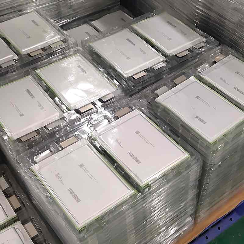 akkumulyatornyj-element-lg-chem-lgx-p34n-himiya-nmc-36v-paket-emkost-34a-ch-razryad-3-5c-2000-cziklov-550gram Аккумуляторный елемент LGX-P34N химия NMC 3.6v (пакет) емкость 34А/Ч разряд 3-5c 2000 циклов 550грам